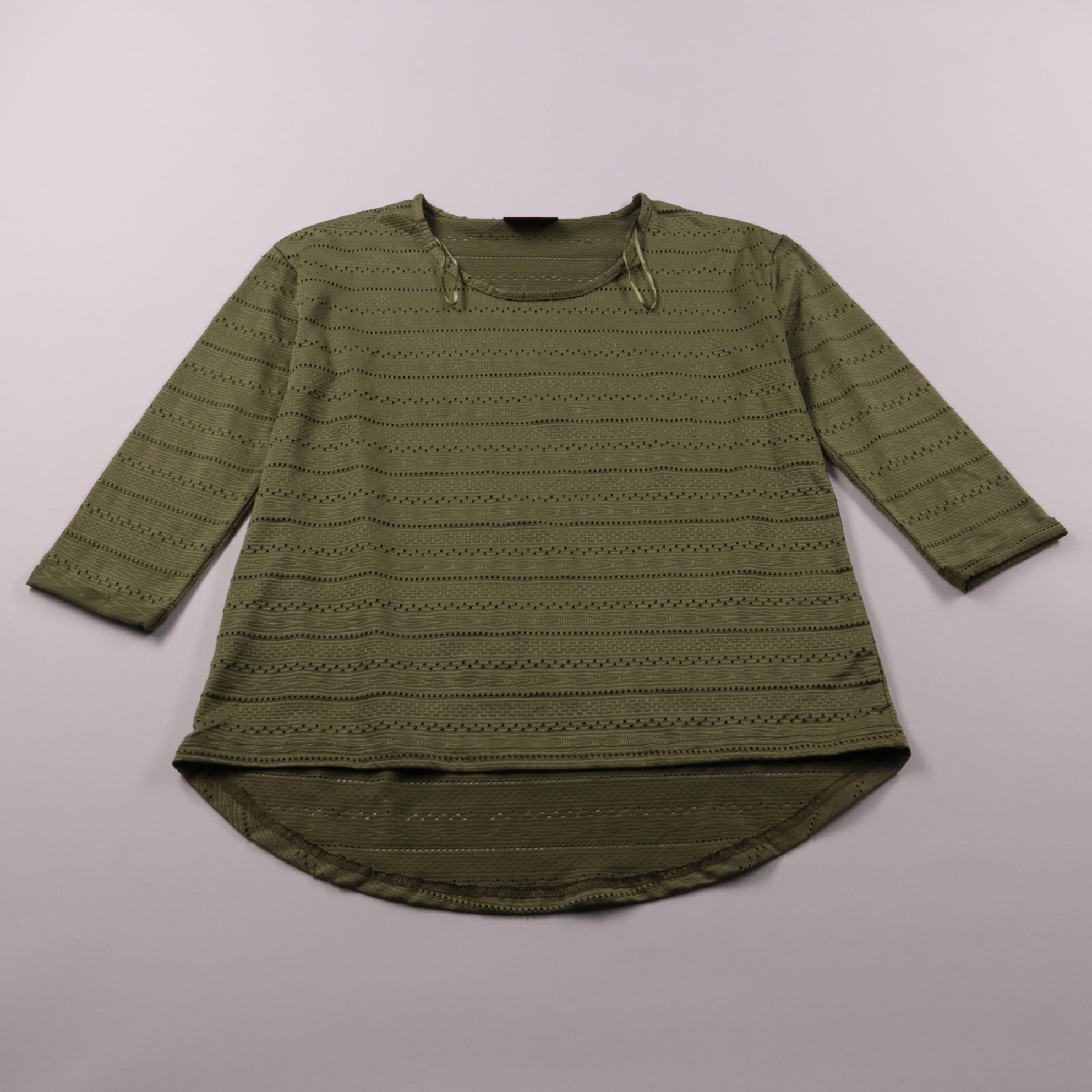 250105086-1